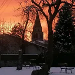 Accueillant à égliseneuve-des-liards Avec Jardin * Égliseneuve-des-Liards