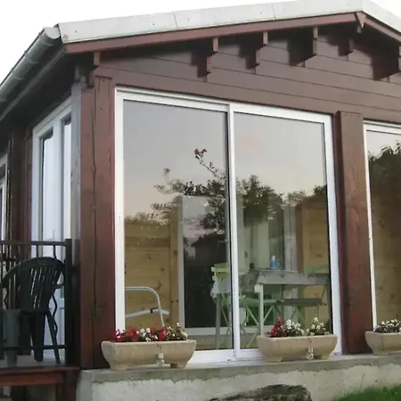 Chalet Accueillant A Avec Jardin *
