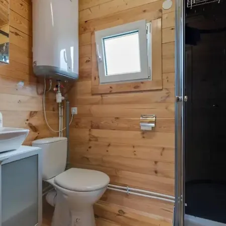 Accueillant A Avec Jardin Chalet