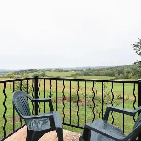 Chalet Accueillant A Avec Jardin