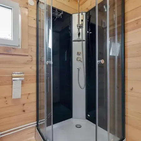 Accueillant A Avec Jardin Chalet *