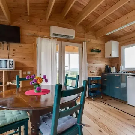 Chalet Accueillant A Avec Jardin Egliseneuve-des-Liards