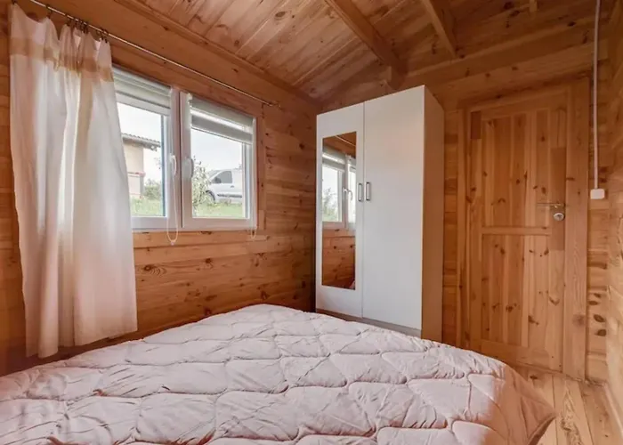 Accueillant A Avec Jardin Égliseneuve-des-Liards